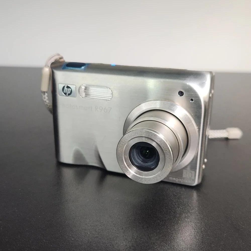 HP Photosmart R967 Digital Camera 3x Optical Zoom 3 inch LCD Screen TESTED
